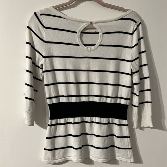 White House Black Market striped knit blouse - Picture 4 of 4